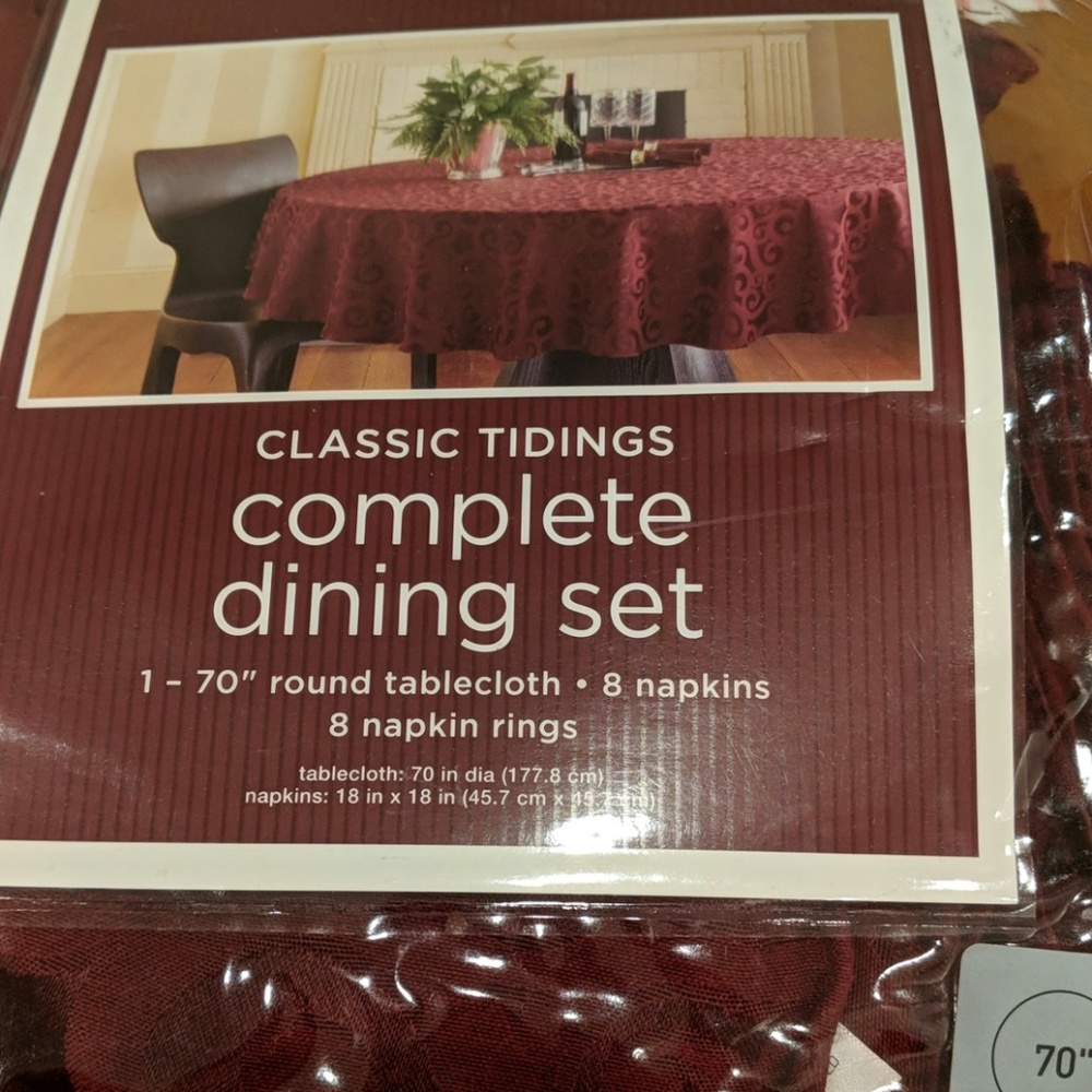 70-in round tablecloth and 8 napkins